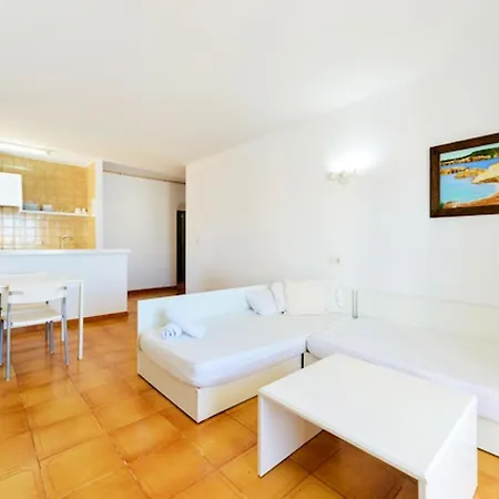 One Bedroom With Sea View Shared Pool And Furnished Balcony At *